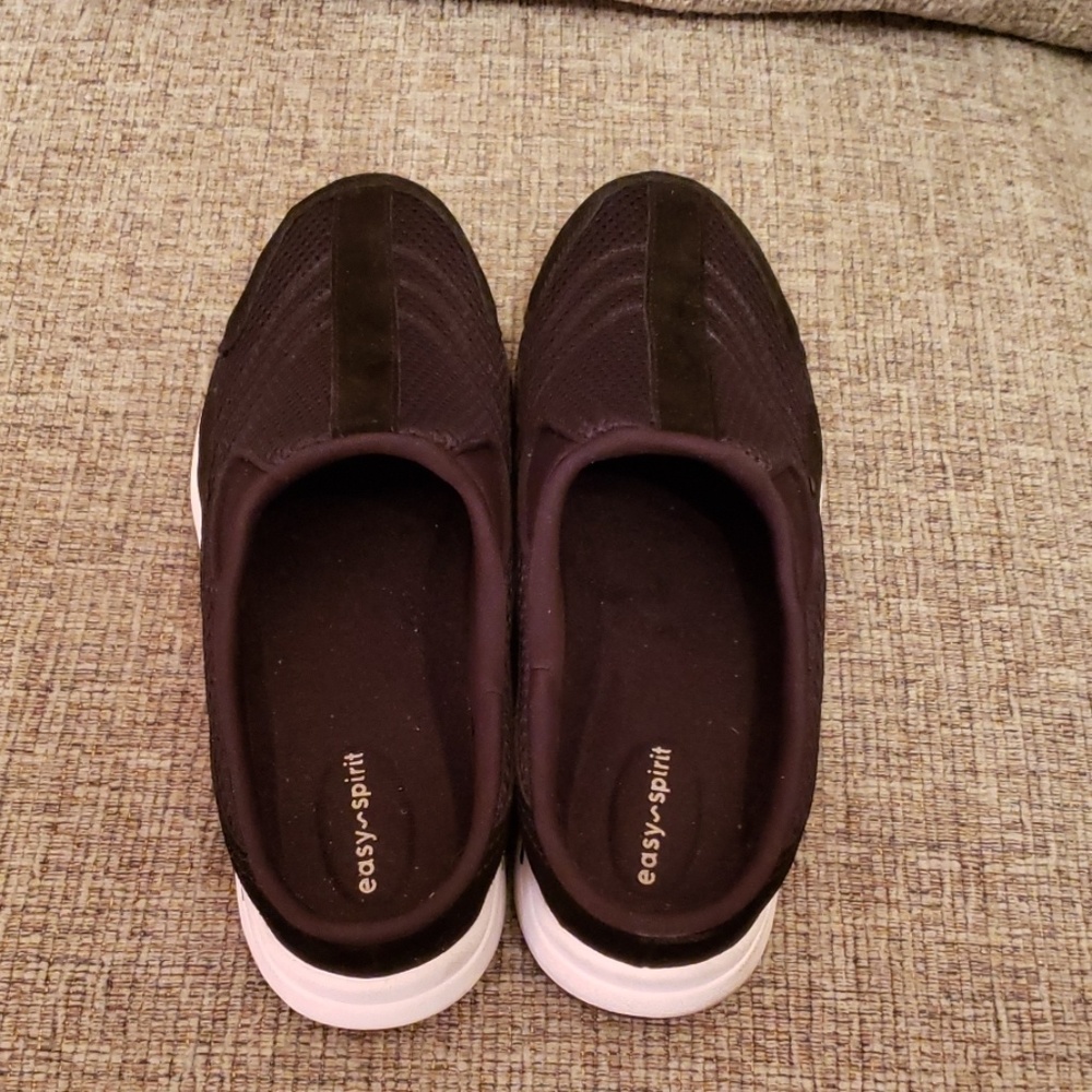 Easy Spirit Traveltime Slip Ons